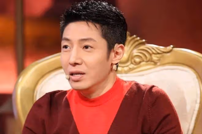 48歲撒貝寧再次被保送,央視連續發文祝賀,直播間露面滿臉幸福