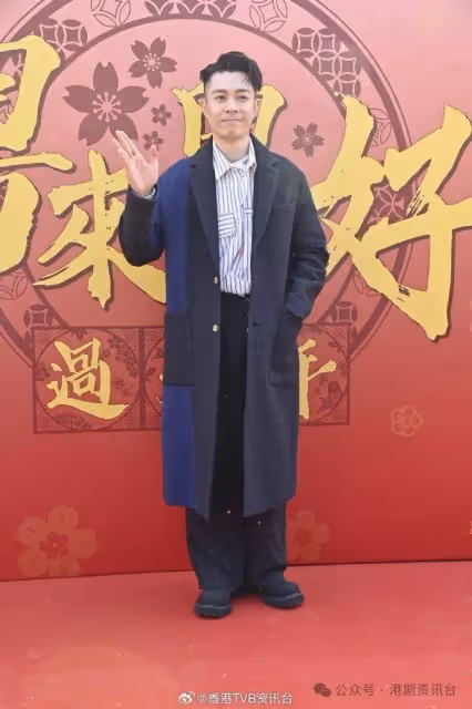鍾嘉欣病足3星期頂硬上唱歌!周柏豪農曆新年留港陪家人度歲