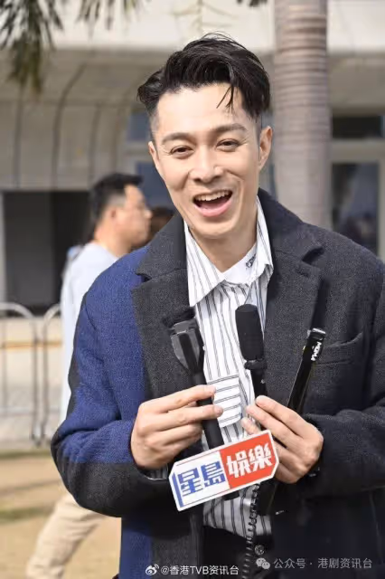 鍾嘉欣病足3星期頂硬上唱歌!周柏豪農曆新年留港陪家人度歲