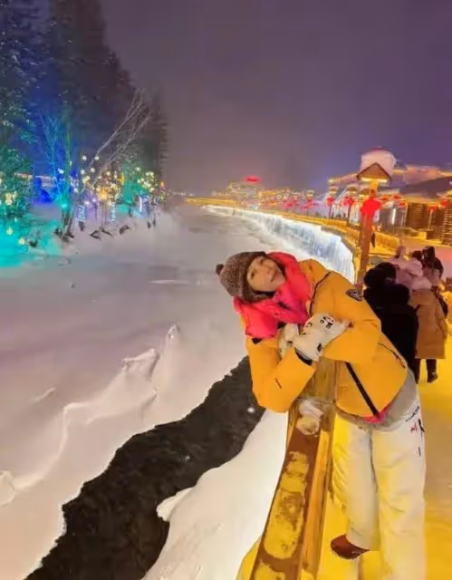 TVB視後一家五口去哈爾濱玩雪,享受親子時光,夫妻二人苦盡甘