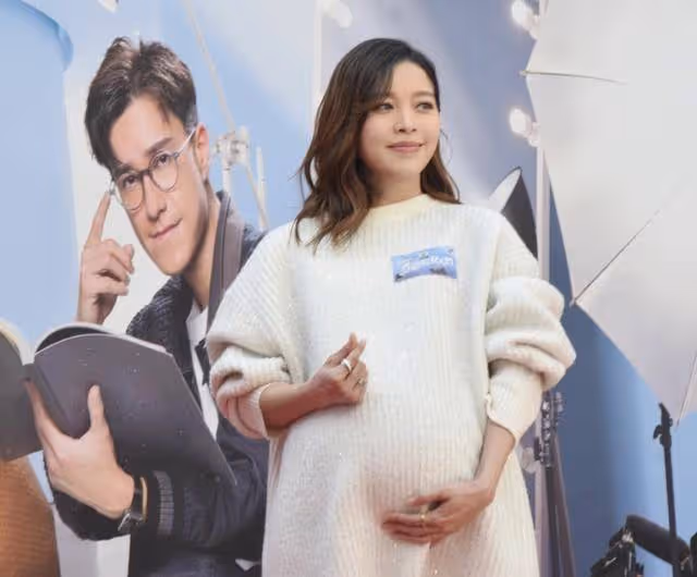 感情深厚！TVB實力女星為圈中姐妹慶生，挺9個月孕肚胖了30磅