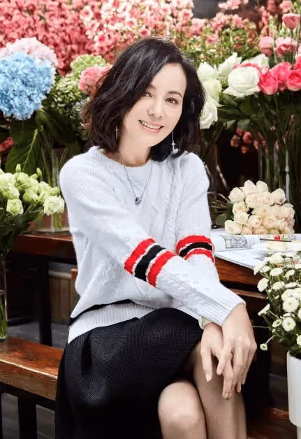 留學歸國第一部劇就演女主,卻被瓊瑤「害」得只能演壞女人,如今54歲的王琳讓全網都酸了