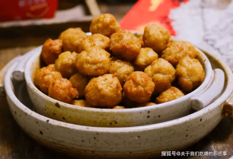 炸丸子,記住不要放麵粉和澱粉,教你正確做法,丸子出鍋外酥里嫩
