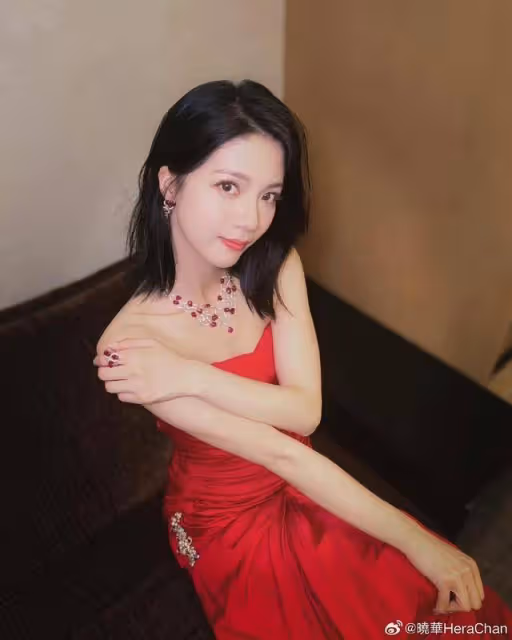 TVB當紅小花慶祝30歲生日!接連收12個蛋糕,新一年繼續做劇霸