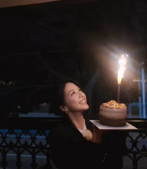 TVB當紅小花慶祝30歲生日!接連收12個蛋糕,新一年繼續做劇霸