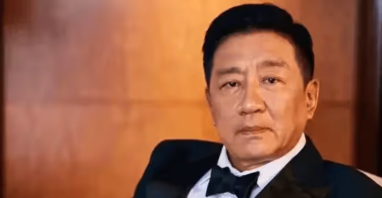 丁勇岱去日本探望母親,母子感情深厚笑容滿面,一家人溫馨又幸福