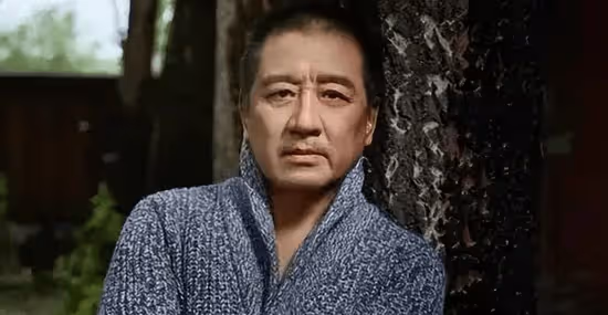 丁勇岱去日本探望母親,母子感情深厚笑容滿面,一家人溫馨又幸福