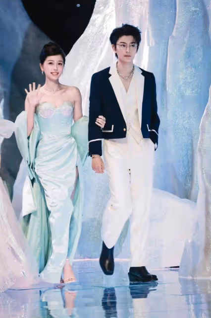 《星光大賞》紅毯秒變民政局！最多人嗑這一對