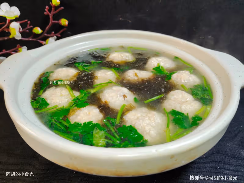 天冷太喜歡做這個菜了,好吃也不貴!有湯有菜、滿口軟嫩高蛋白,每次做都被吃個精光
