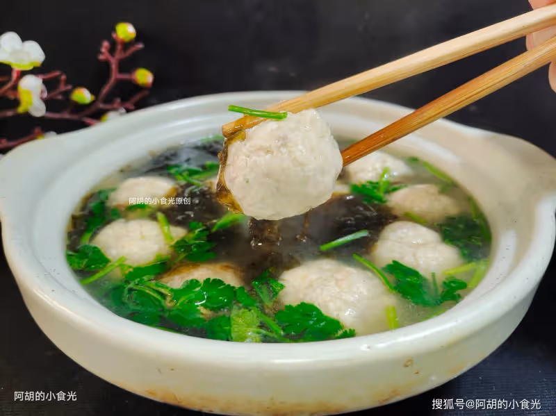天冷太喜歡做這個菜了,好吃也不貴!有湯有菜、滿口軟嫩高蛋白,每次做都被吃個精光