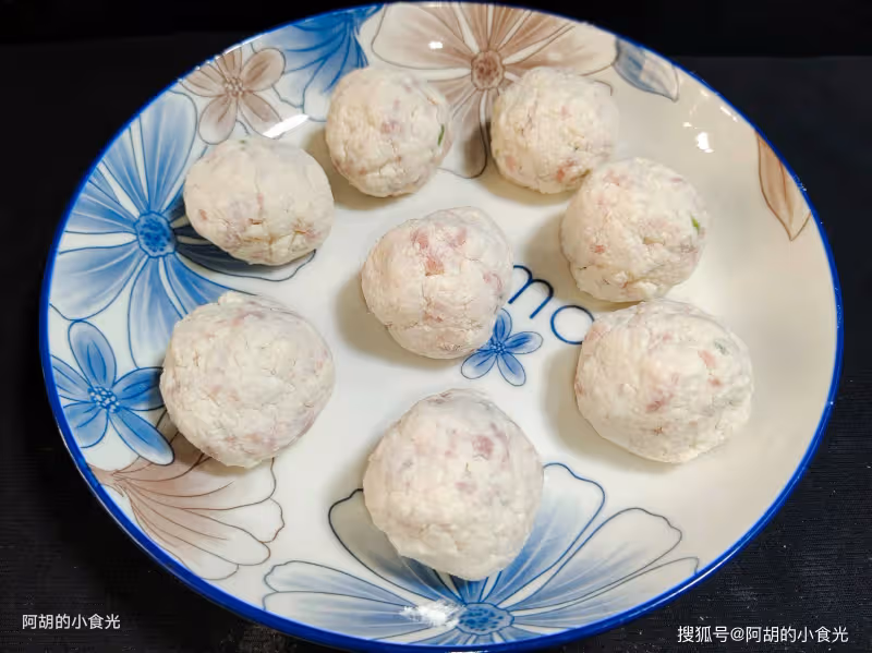 天冷太喜歡做這個菜了,好吃也不貴!有湯有菜、滿口軟嫩高蛋白,每次做都被吃個精光