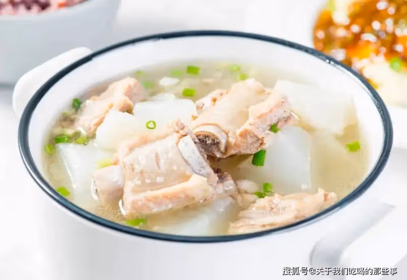 燉排骨湯,調料越少越好!記住只加「3種料」,湯香濃無腥味