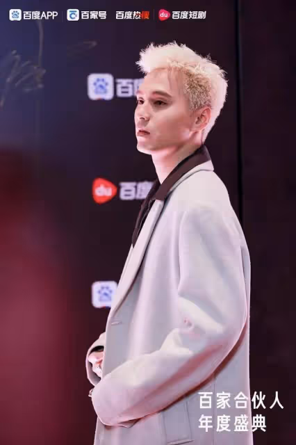 TVB「不知名」藝人，意外在內地短劇爆紅，年少誤入歧途
