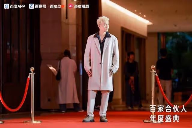 TVB「不知名」藝人，意外在內地短劇爆紅，年少誤入歧途
