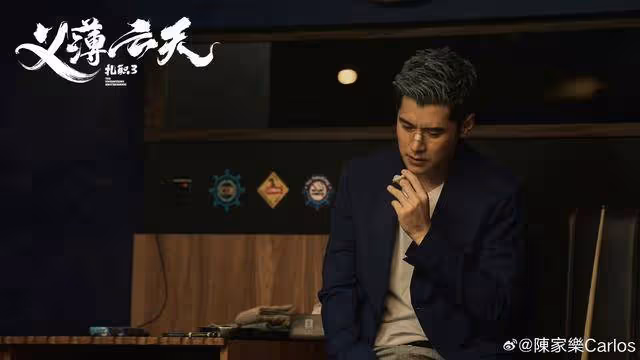 香港帥氣男星與老戲骨合作太緊張!曾一度流鼻血,被對方氣場震懾