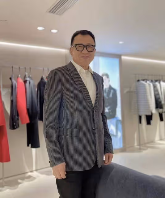 香港帥氣男星與老戲骨合作太緊張!曾一度流鼻血,被對方氣場震懾