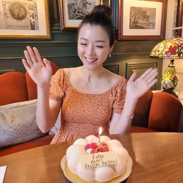 恭喜!43歲香港知名女星被曝懷第四胎,上圍突然變豐滿孕味十足