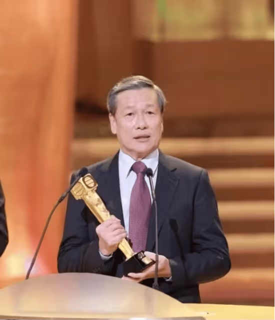 老戲骨劉江自曝曾每天工作20小時,白天TVB拍劇,夜晚亞視配音