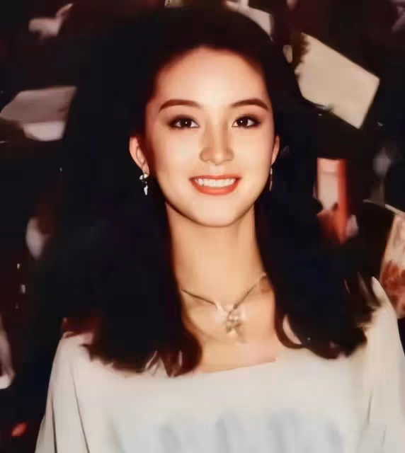 曾深愛!秦漢兒子自爆父親與林青霞情史,兩人曾地下室約會超甜蜜