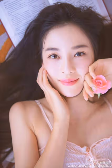 趙櫻子被男頂流追過還被騙婚?「迪冪孟扎」很性感妖艷