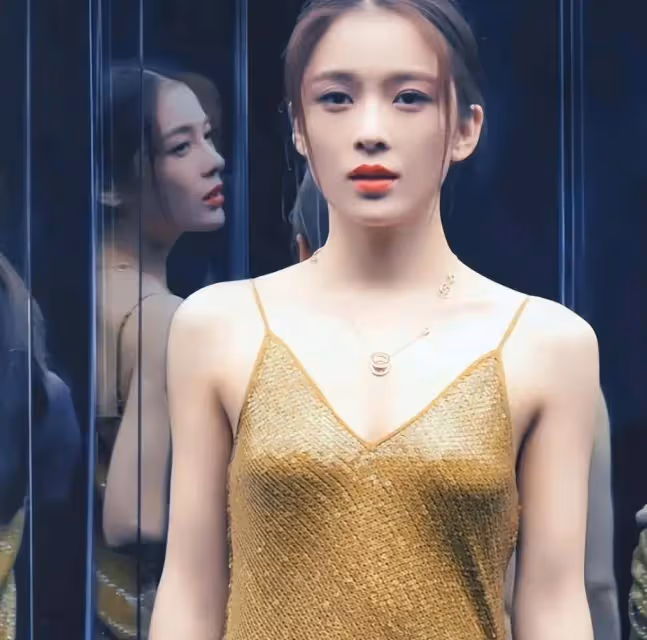 趙櫻子被男頂流追過還被騙婚?「迪冪孟扎」很性感妖艷