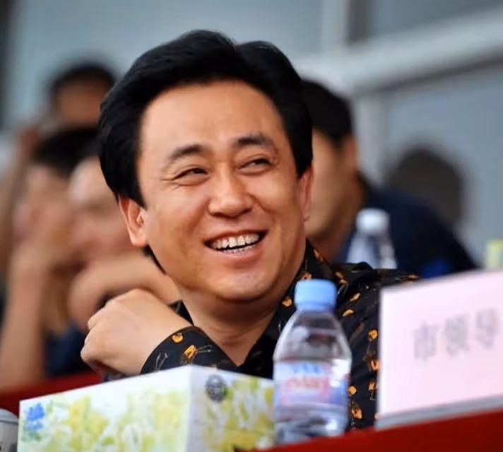 八冠王廣州隊解散了!罵韋世豪冤不冤?許家印罪責難逃