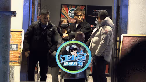 吳謹言快生了!剪成短髮好坐月子,老公照顧周到幫拉拉鏈整理衣服