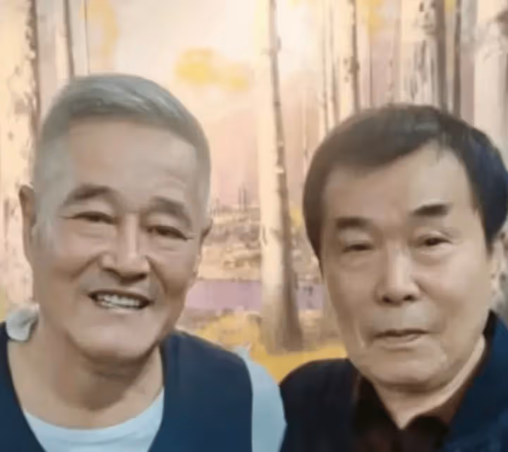 77歲何慶魁過80大壽，父子倆「吃定」趙本山:估計禮金夠花20年