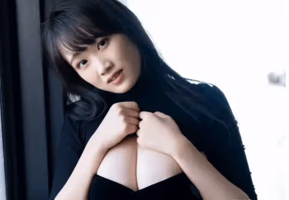這也太饞人了!奧村梨穗,這身材著實飽滿啊!