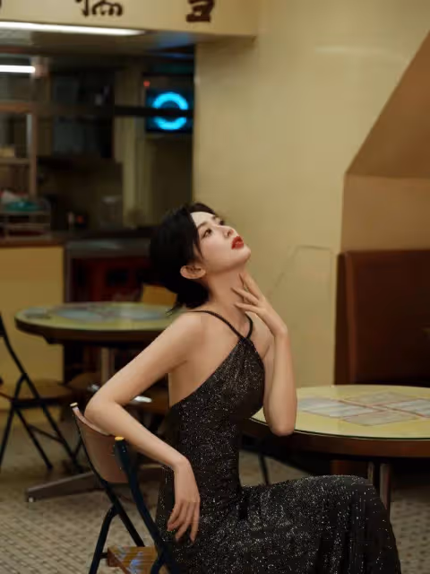 《九重紫》孟子義曬露背寫真！膚白貌美曼妙身材性感撩人