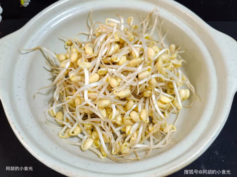 冬天最喜歡這一鍋出,比大魚大肉搶手!便宜實惠、有湯有菜又鮮潤,一鍋下肚暖和一整天