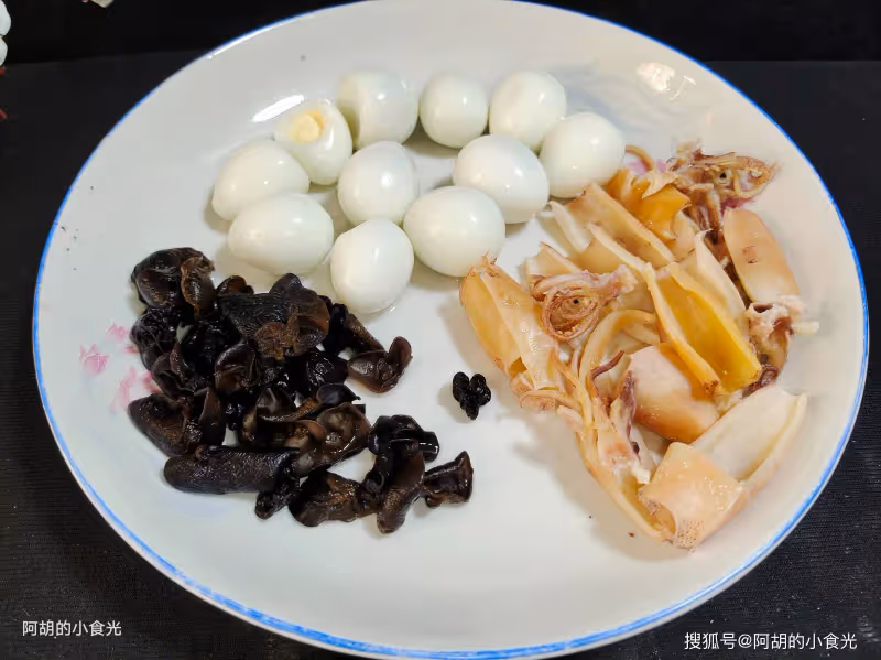 冬天最喜歡這一鍋出,比大魚大肉搶手!便宜實惠、有湯有菜又鮮潤,一鍋下肚暖和一整天