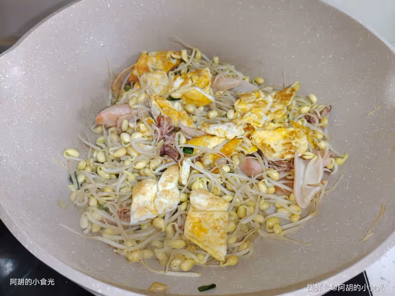 冬天最喜歡這一鍋出,比大魚大肉搶手!便宜實惠、有湯有菜又鮮潤,一鍋下肚暖和一整天
