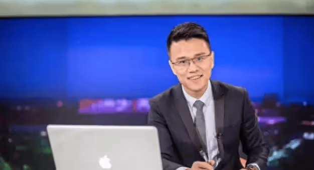 37歲主持人不幸去世,好友曝其死因,離世後妻子被查出懷孕5個月