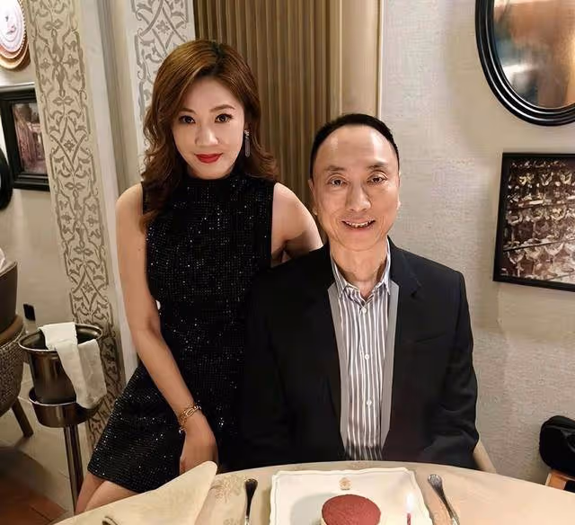 恭喜！香港知名女星和老公慶祝結婚26周年，橫刀奪愛嫁入豪門
