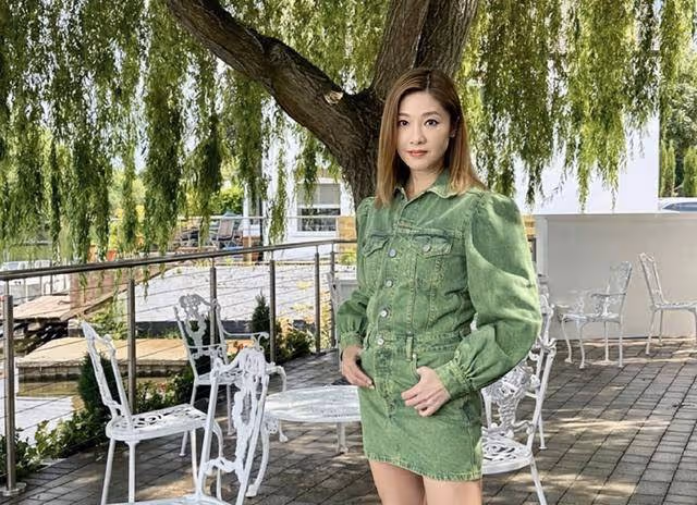 恭喜！香港知名女星和老公慶祝結婚26周年，橫刀奪愛嫁入豪門