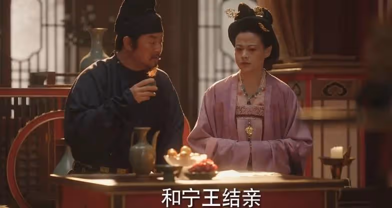 《國色芳華》：直到何惟芳流落街頭，才發現花鳥使算計有多狠