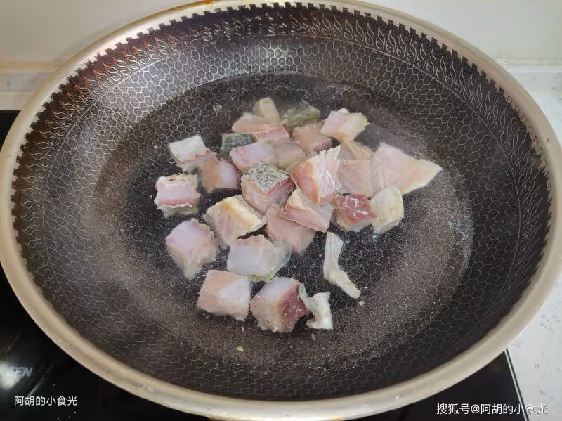 冬天最該吃的菜就是它，隱藏的美味！照這樣燉一鍋，菜嫩肉香、熱乎乎又解饞，一鍋米飯也能掃光