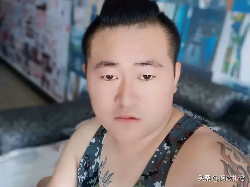 騙王星去泰國的經紀人被深扒，妻兒被安頓在老家，坑一人賺6萬