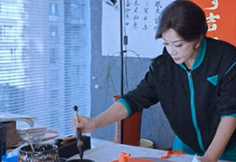 相比劉曉慶一人獨居小2房,蔡明住300平北京大平層,家有保姆乾淨