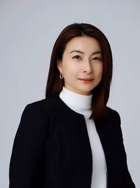 郭晶晶生了個寂寞!兒子像霍英東,二女兒像朱玲玲,小女兒像爸爸
