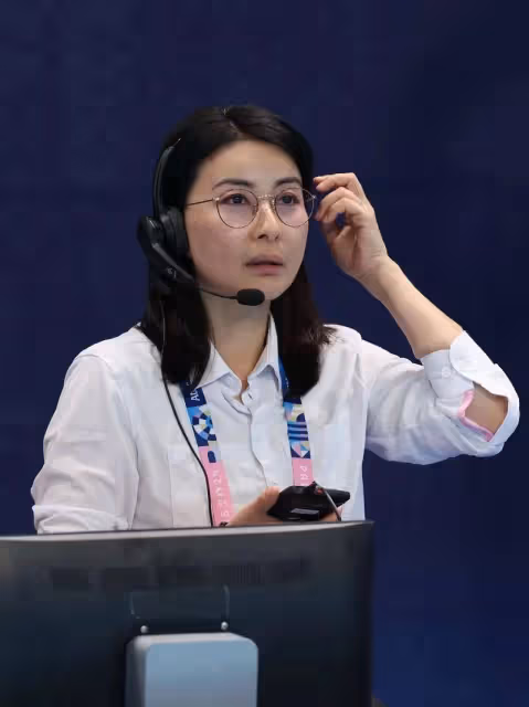 郭晶晶生了個寂寞!兒子像霍英東,二女兒像朱玲玲,小女兒像爸爸