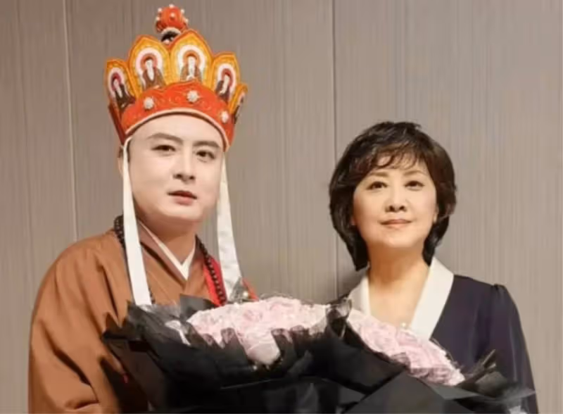 72歲朱琳邯鄲演出,再次見到「唐僧」,我卻被朱琳驚艷到了!