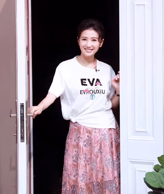 主持人徐春妮:我這輩子最正確的決定,就是為剛強生了個大胖小子