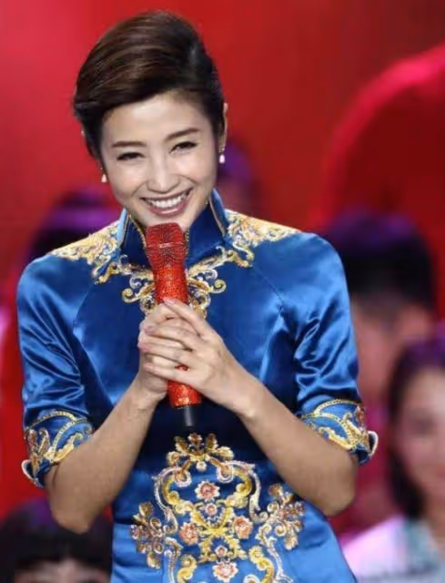 主持人徐春妮:我這輩子最正確的決定,就是為剛強生了個大胖小子