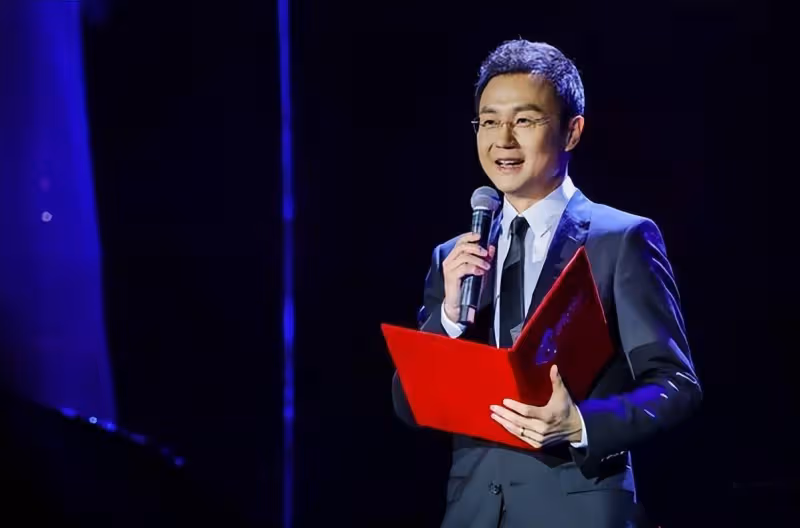 主持人徐春妮：我這輩子最正確的決定，就是為剛強生了個大胖小子