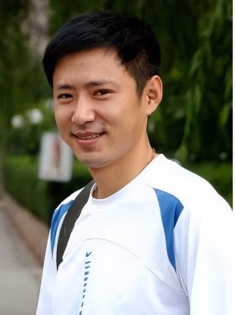 演員高鑫：結婚16年不做飯不洗碗，錢交給妻子管，他才是人間清醒