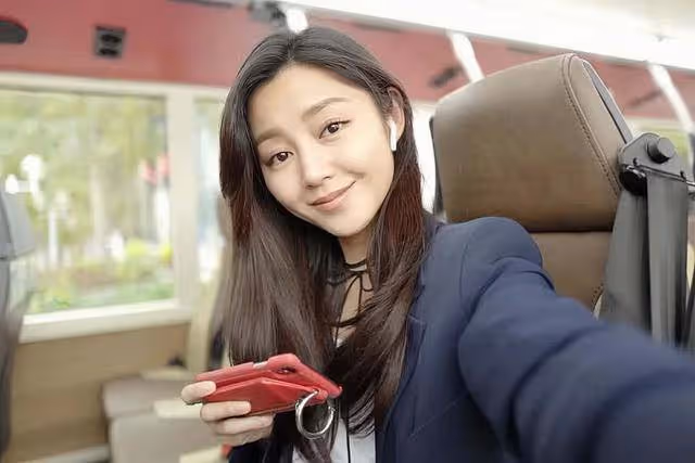 恭喜!40歲香港知名女星大婚在即,過大禮未婚夫送各種金器