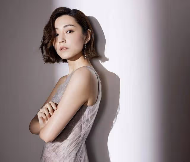 恭喜!40歲香港知名女星大婚在即,過大禮未婚夫送各種金器