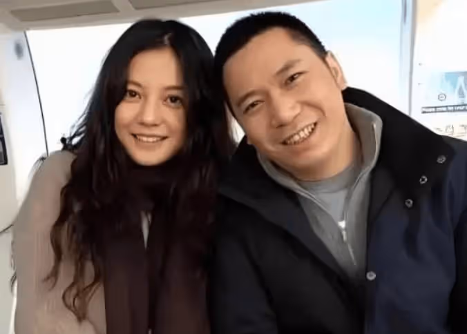 48歲趙薇近照曝光:面相刻薄像換了個人,當初嫁給黃曉明就好了
